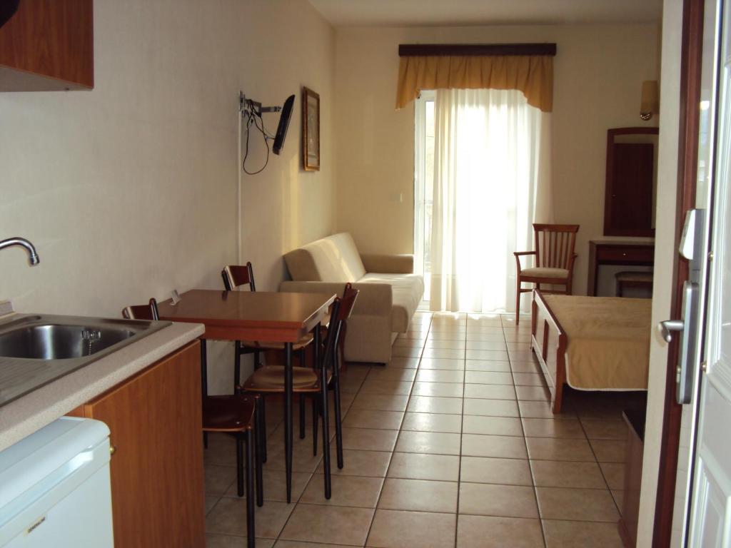 Amalia Aparthotel PalaiónTsiflíkion Cameră foto
